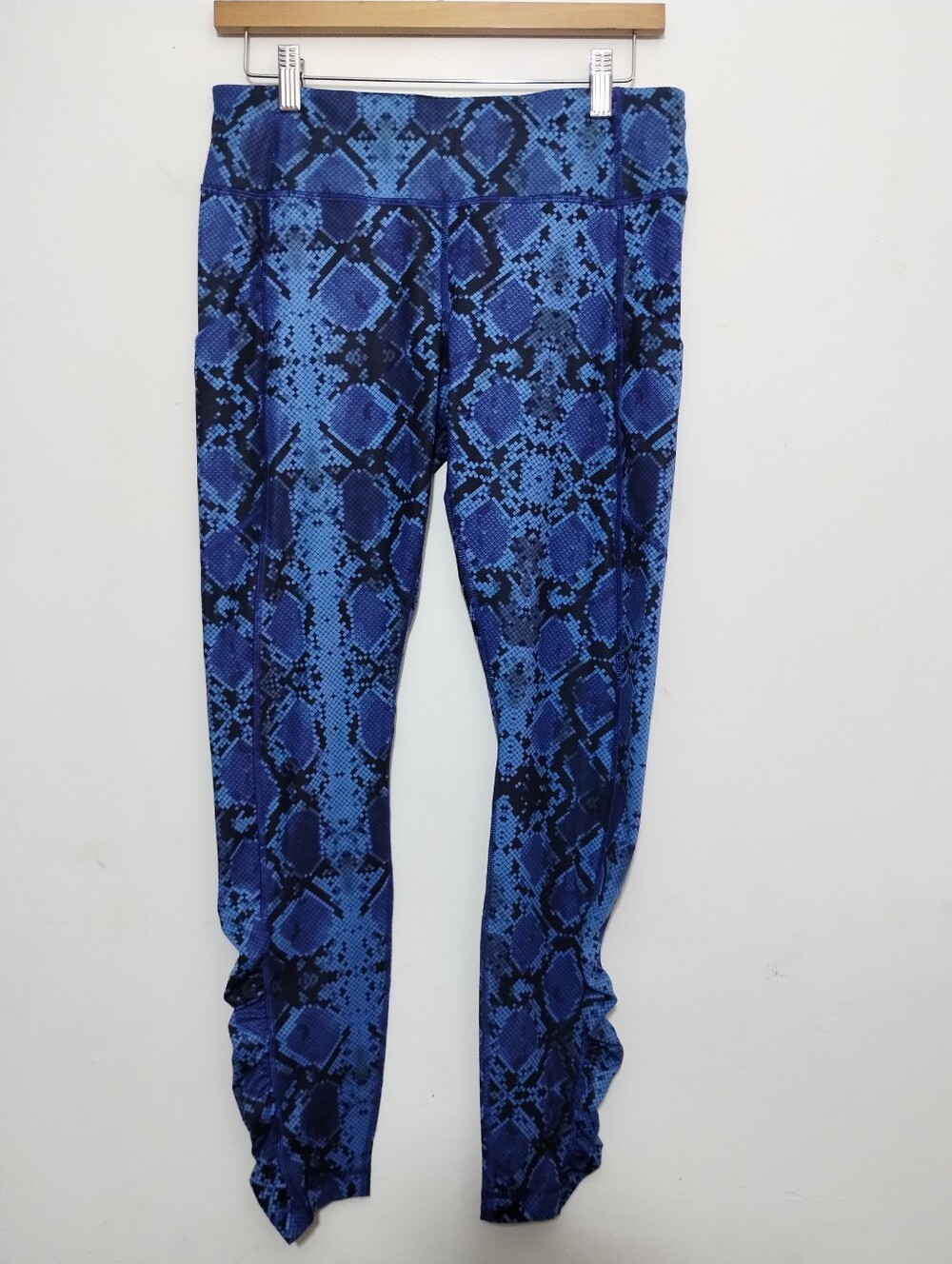 Lululemon Speed Tight IV Leggings Blue Sapphire Mini‎ Ziggy Snake print Sz 8 Run